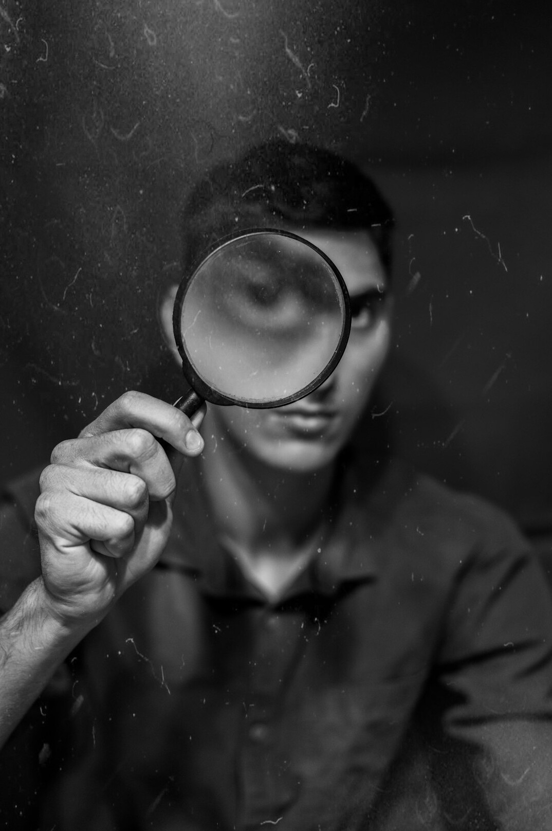 detective investigating fraud